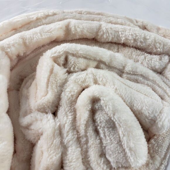 Premium Comfort Blanket Cream Luxury Soft Cozy Plush Throw 60 x 70 - Picture 5 of 8